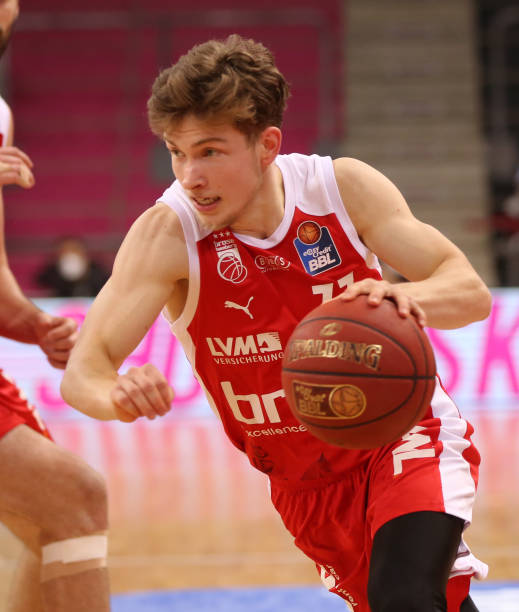 在采访中所 在采访中所